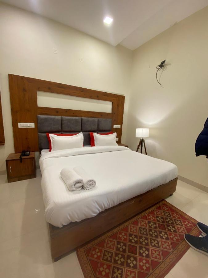 Hotel Woodlark Zirakpur - A Peaceful Stay Exterior foto